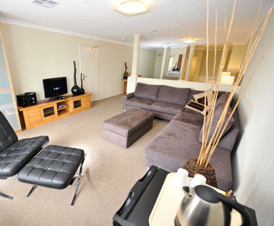 Breakwater Bed And Breakfast - Tourism Canberra 0