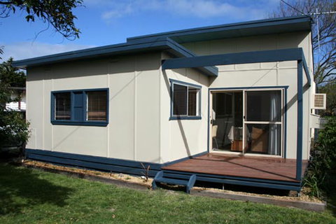 San Remo Holiday House - Tourism Canberra 0