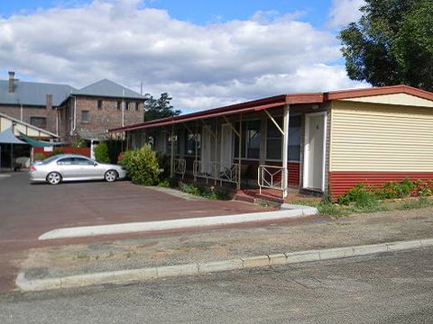 Plantagenet Motel Hotel - Tourism Canberra 1