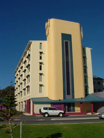 Cottesloe Beach Hotel - Tourism Canberra 4