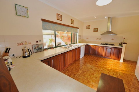 Homestead Bed And Breakfast - Tourism Canberra 3