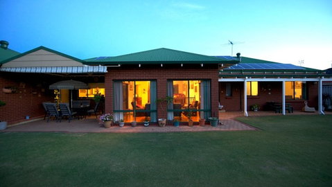 Homestead Bed And Breakfast - Tourism Canberra 4