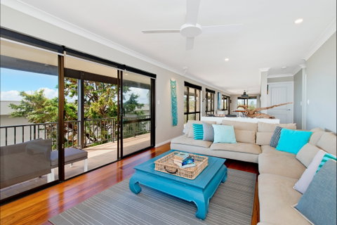 Apricari - Tourism Canberra 0