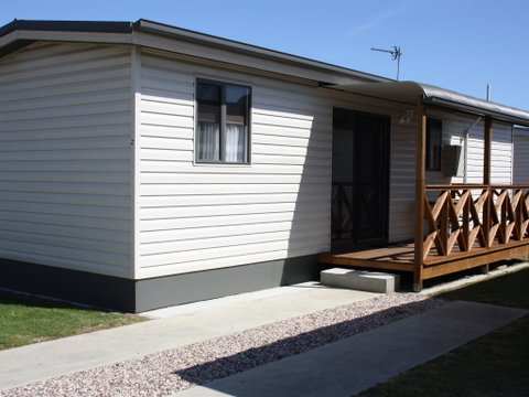 Bay View Holiday Village - Tourism Canberra 2