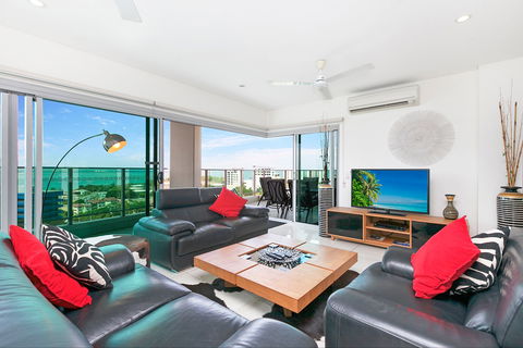 Beachlife Sands 3 Bedroom Harbour View Apartment - Tourism Canberra 1