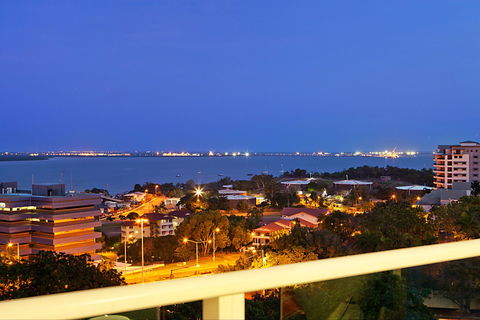 Beachlife Sands 3 Bedroom Harbour View Apartment - Tourism Canberra 2