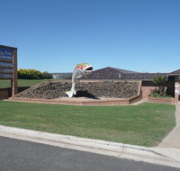 Big Trout Motor Inn - Tourism Canberra
