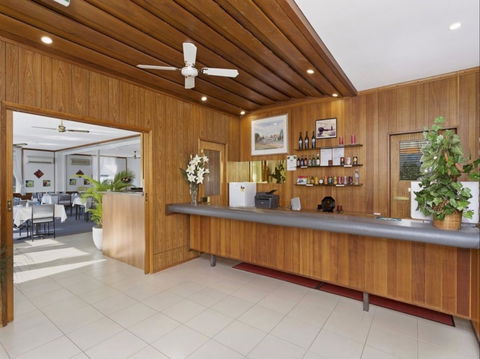Byer Fountain Motor Inn And Restaurant - Tourism Canberra 1