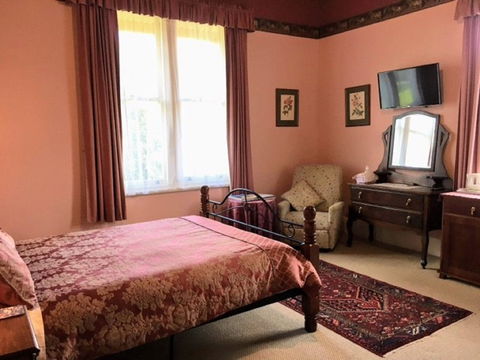 Cambridge House B&B - Tourism Canberra 1