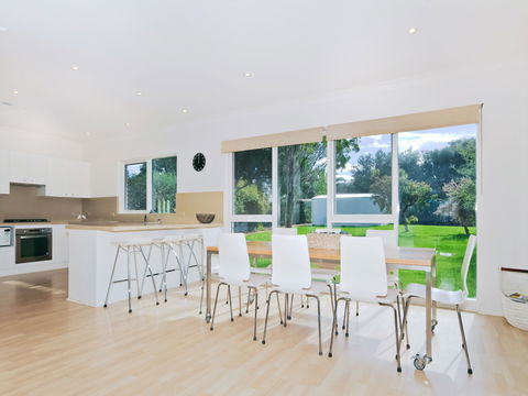 Century 21 SouthCoast: Tennis Elbow - Tourism Canberra 1