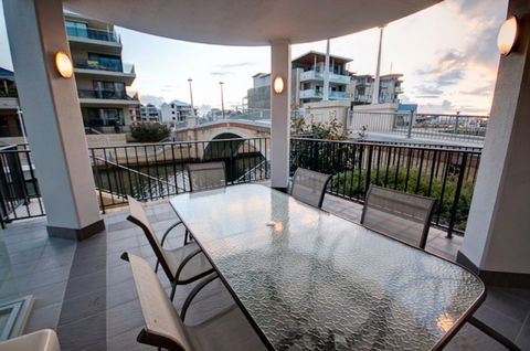Dolphin Quay 3 Bedroom Apartment - Tourism Canberra 1