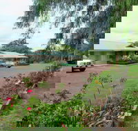 Emu Point Motel - Tourism Canberra