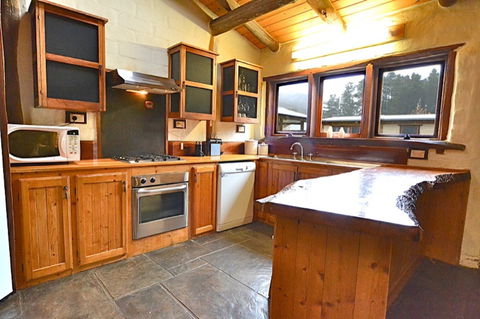 Feathertop Retreat - Tourism Canberra 0