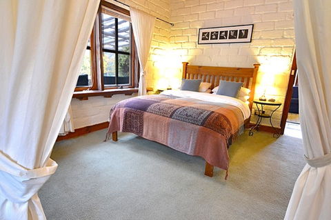 Feathertop Retreat - Tourism Canberra 2