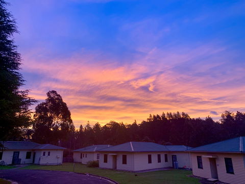 Giants' Table And Cottages - Tourism Canberra 1
