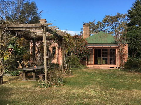 Hawthorne Cottage: Blackheath - Tourism Canberra 1