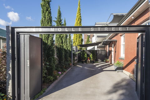 Hobart Cityscape Apartment 4 Studio - Tourism Canberra 0