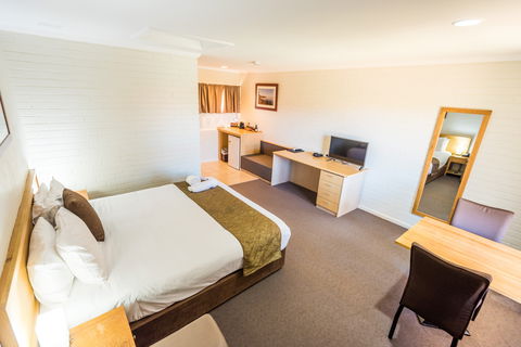 Hospitality Carnarvon, SureStay Collection By Best Western - Tourism Canberra 1