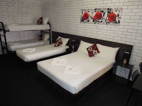 Jackaroo Apartments - Motel - Tourism Canberra 2
