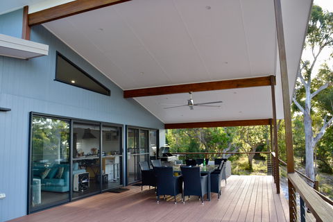 Kokomo At Kingfisher Bay - Tourism Canberra 1