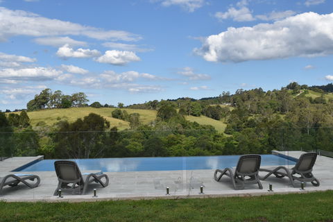 Mapleton Springs - Tourism Canberra 0