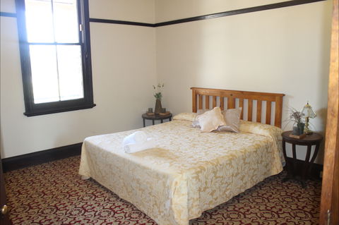 Neath Hotel - Tourism Canberra 2