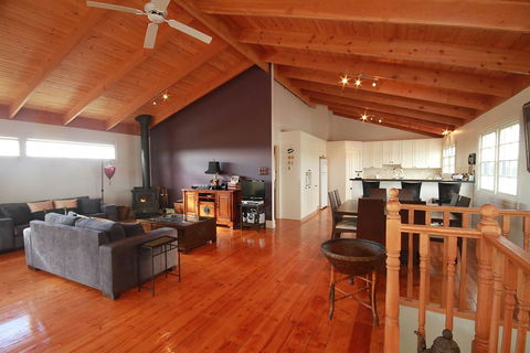 Pelican Sands Bed & Breakfast - Tourism Canberra 1