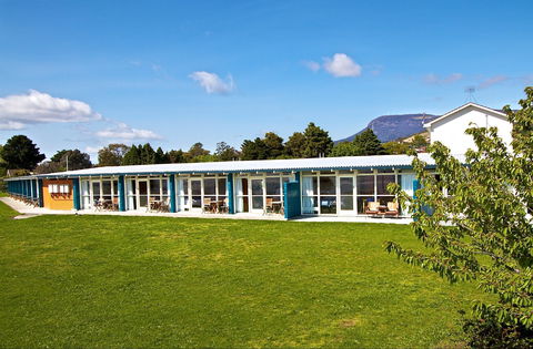 Riverfront Motel And Villas - Tourism Canberra 1