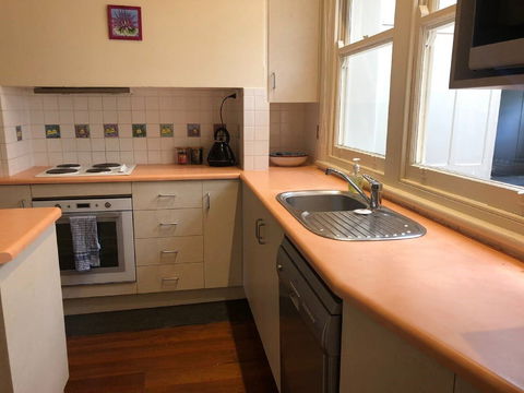 R&R B&B - Tourism Canberra 0
