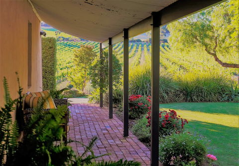 Seppeltsfield Vineyard Cottage - Tourism Canberra 0