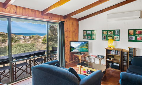 Socks 'n' Sandals - Tourism Canberra 0