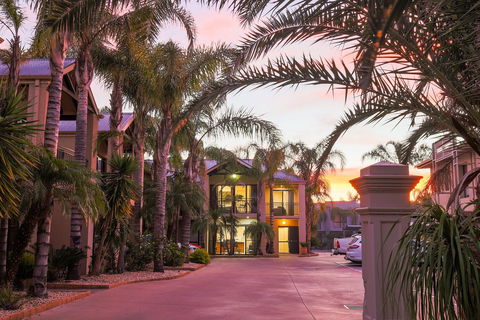 Aquarius Apartments - Tourism Canberra 0