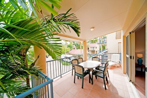 At Beach Court Holiday Villas - Tourism Canberra 1
