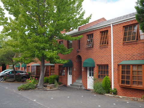 Bay Hotel Apartments - Tourism Canberra 0