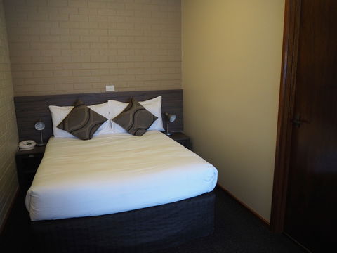 Bay Hotel Apartments - Tourism Canberra 2