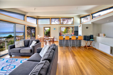 Beachcomber House - Tourism Canberra 0