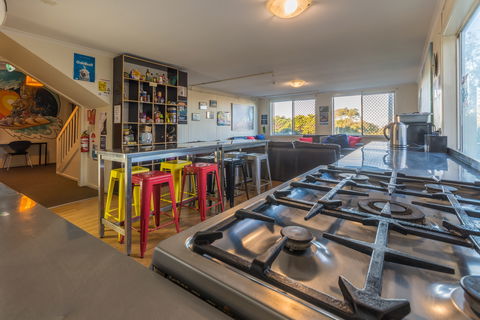 Bells Beach Backpackers - Tourism Canberra 1
