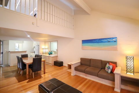 Blackbutt Family Loft Townhouse - Tourism Canberra 2