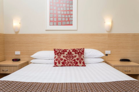 Club Motel And Apartments - Tourism Canberra 0