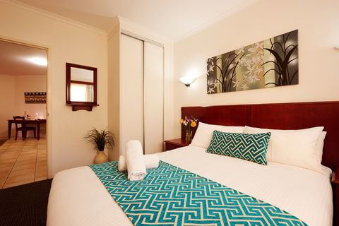Coffee House Apartment Motel - Tourism Canberra 0