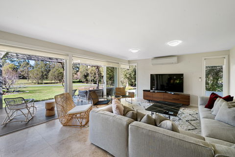 CUB Country House - Berry - Tourism Canberra 1