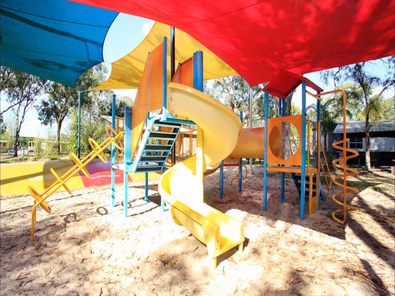  Tourism Canberra