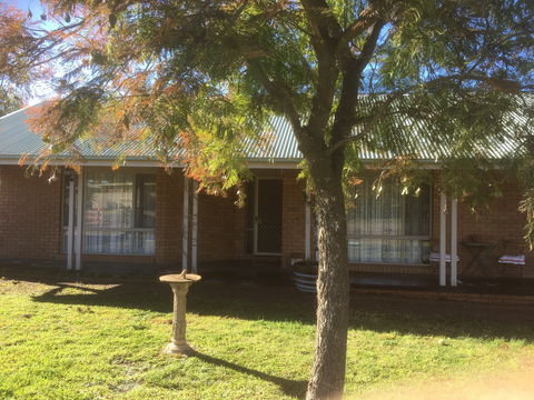 Jacaranda Cottage Corowa - Tourism Canberra 0