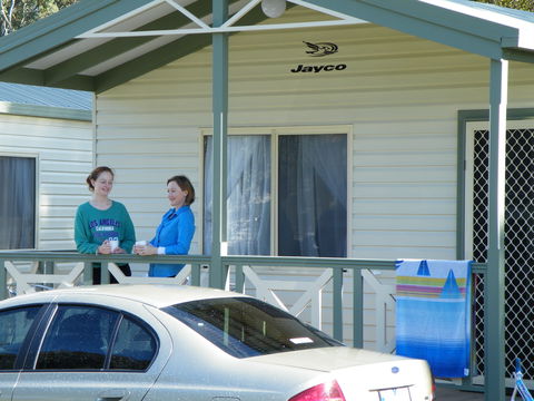 Lake Hamilton Motor Village And Caravan Park - Tourism Canberra 0
