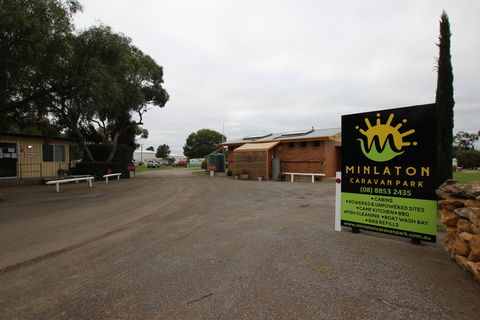 Minlaton Caravan Park - Tourism Canberra 0