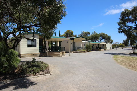 Minlaton Caravan Park - Tourism Canberra 1
