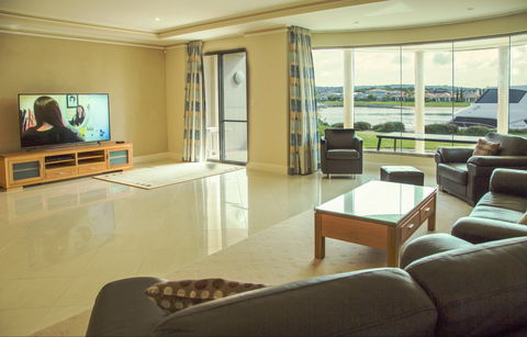 Monterey Waters 27A - Tourism Canberra 0
