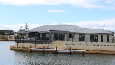 Port Bouvard Retreat - Large Family Friendly Canal Home With Private Jetty - Tourism Canberra 0
