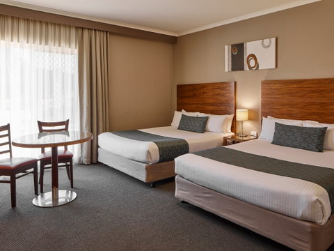 Quality Hotel Dickson - Tourism Canberra 1
