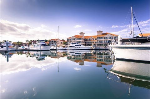 Ramada By Wyndham Hope Harbour - Tourism Canberra 1